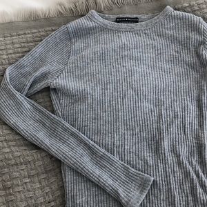 Brandy Melville grey long sleeve ribbed top